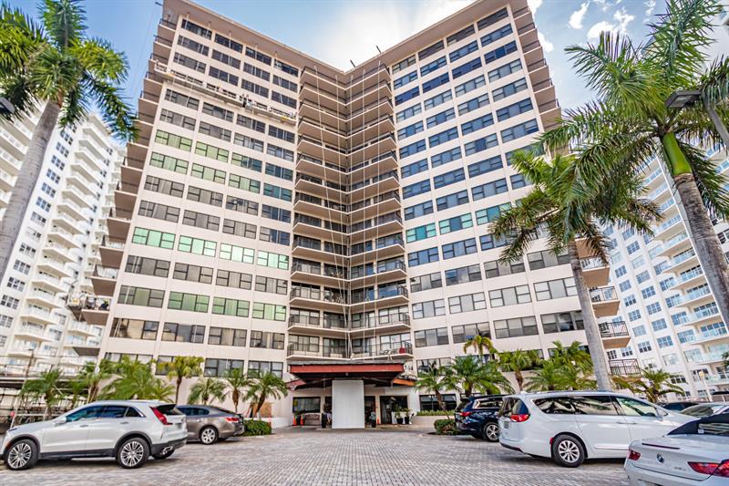 Image 2 of 25 For 3800 Galt Ocean Dr  310