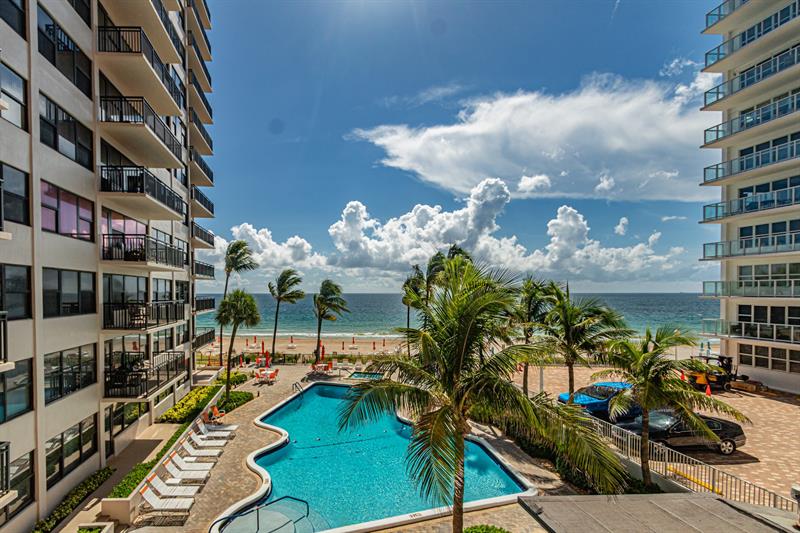 Image 7 of 25 For 3800 Galt Ocean Dr  310