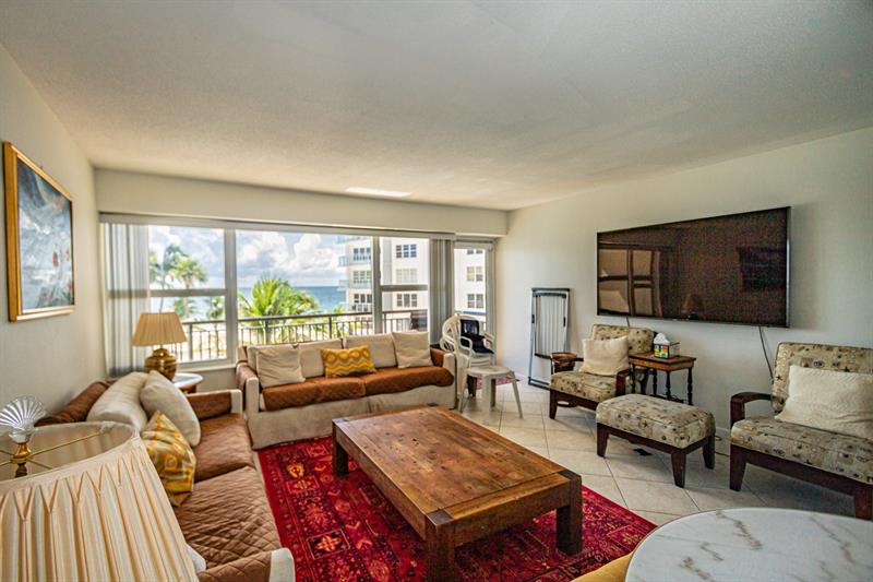 Image 9 of 25 For 3800 Galt Ocean Dr  310