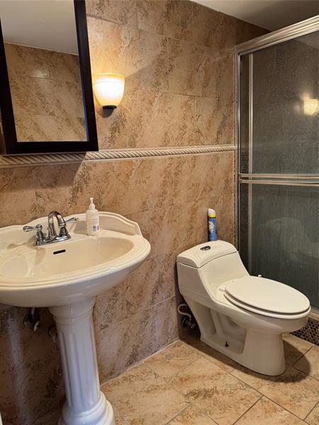 Image 10 of 40 For 3015 Ocean Blvd  15a