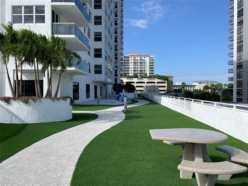Image 16 of 40 For 3015 Ocean Blvd  15a