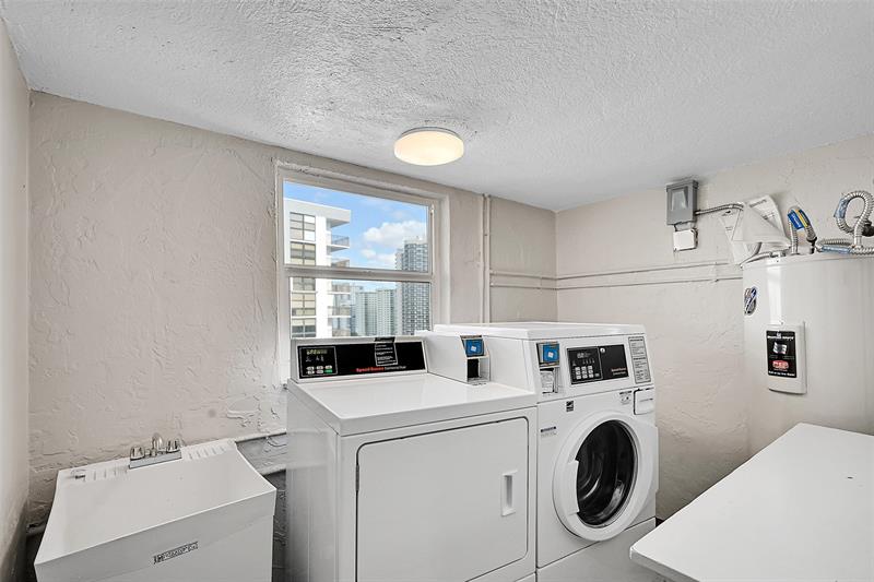 Image 30 of 40 For 3015 Ocean Blvd  15a