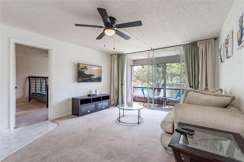 Image 17 of 48 For 361 Hollybrook Dr  102