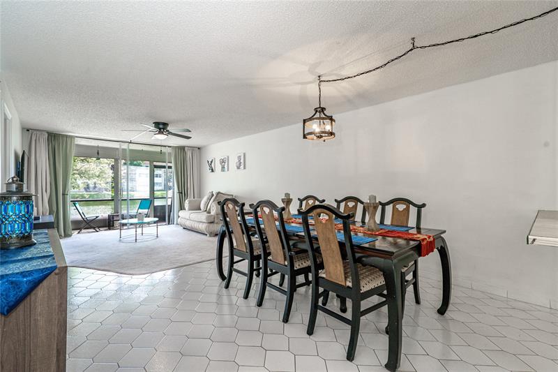 Image 3 of 48 For 361 Hollybrook Dr  102