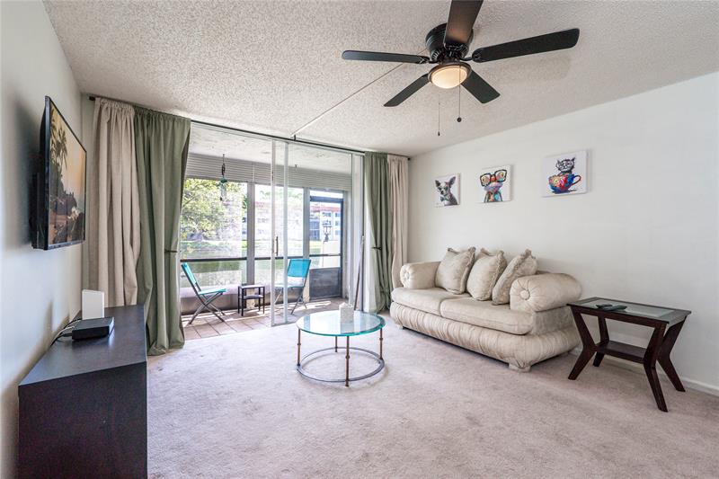 Image 4 of 48 For 361 Hollybrook Dr  102