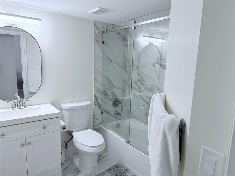 Image 12 of 28 For 9033 Wiles Rd  304