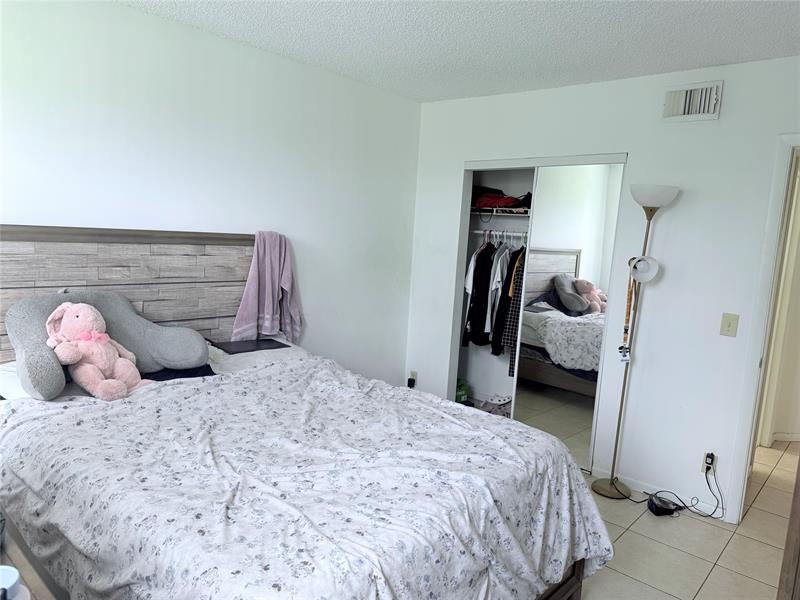 Image 15 of 28 For 9033 Wiles Rd  304