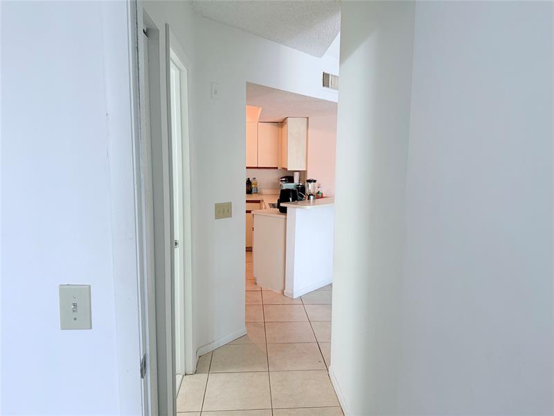 Image 16 of 28 For 9033 Wiles Rd  304