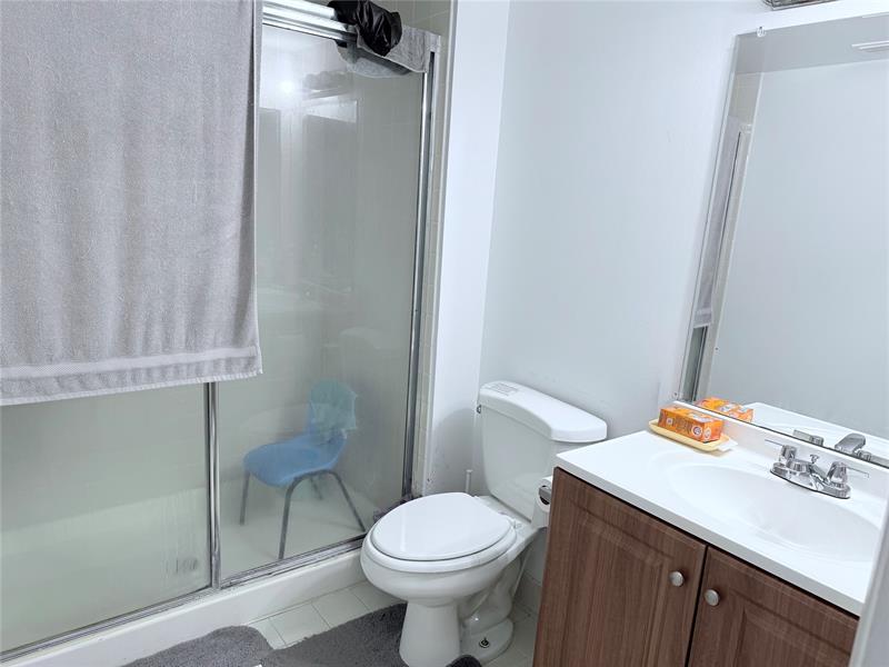 Image 24 of 28 For 9033 Wiles Rd  304