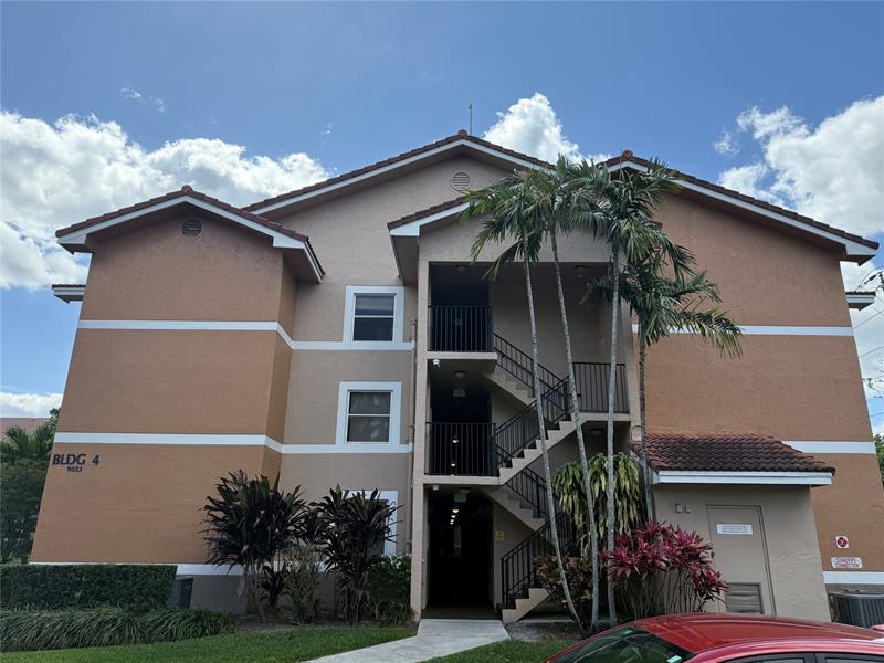 Image 3 of 28 For 9033 Wiles Rd  304