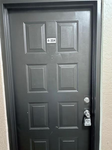 Image 6 of 28 For 9033 Wiles Rd  304