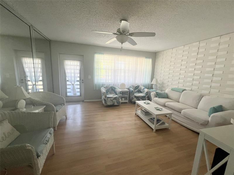 Image 5 of 34 For 258 Markham L  258