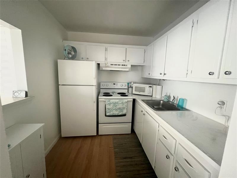 Image 8 of 34 For 258 Markham L  258