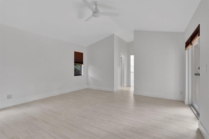 Image 16 of 33 For 5264 89th Dr