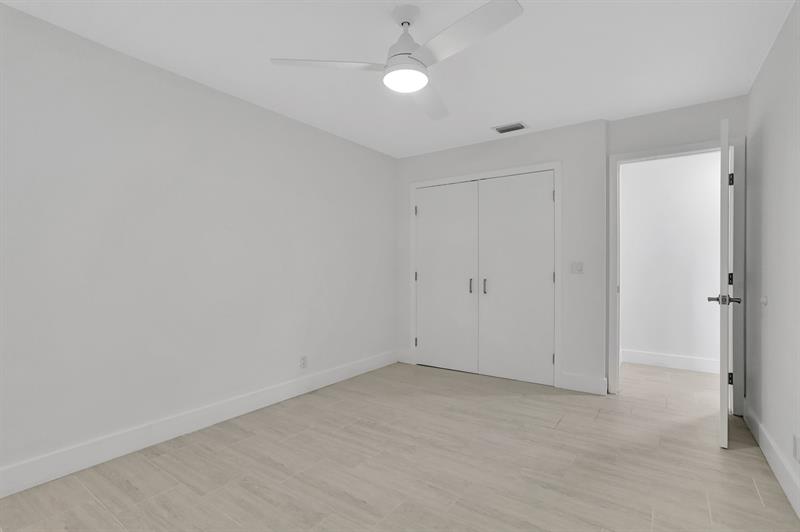 Image 24 of 33 For 5264 89th Dr