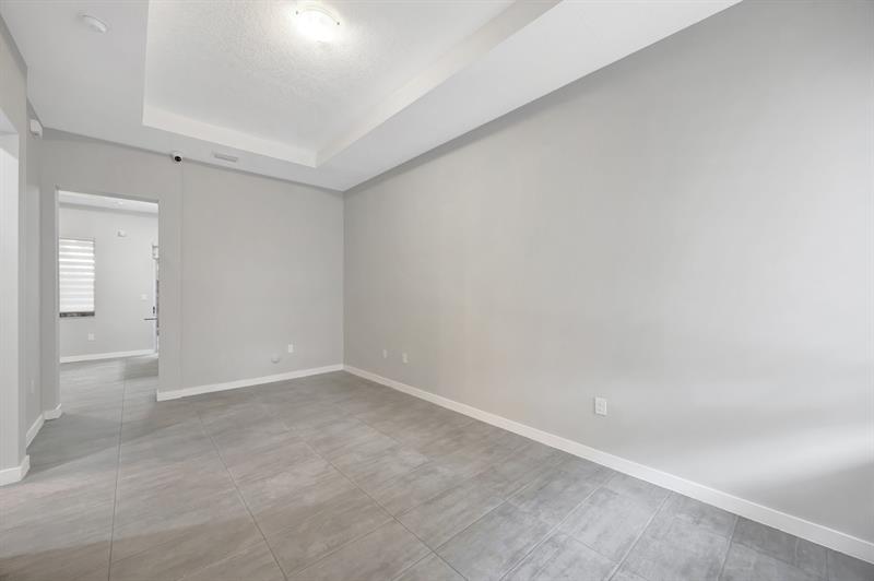 Image 10 of 49 For 17624 149th Pl