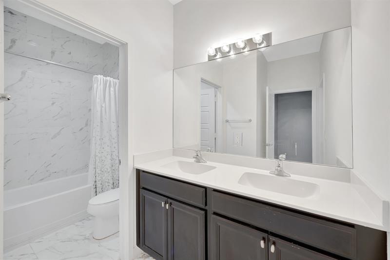 Image 18 of 49 For 17624 149th Pl