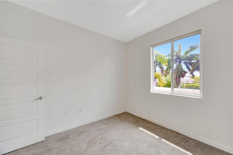 Image 23 of 49 For 17624 149th Pl