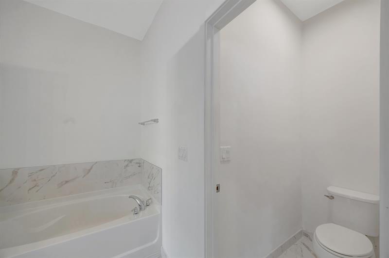 Image 29 of 49 For 17624 149th Pl