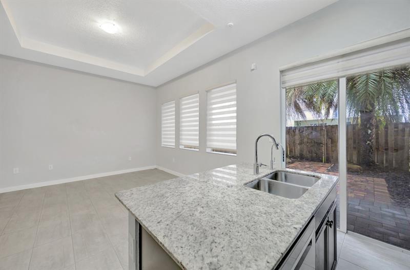 Image 6 of 49 For 17624 149th Pl