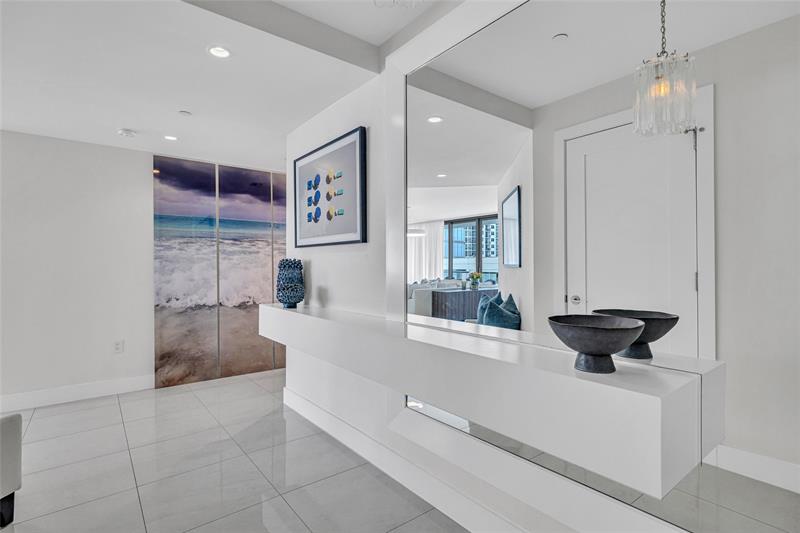 Image 16 of 48 For 100 Las Olas Blvd  1701