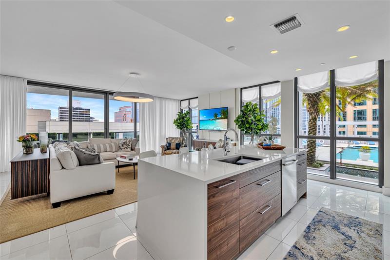Image 2 of 48 For 100 Las Olas Blvd  1701