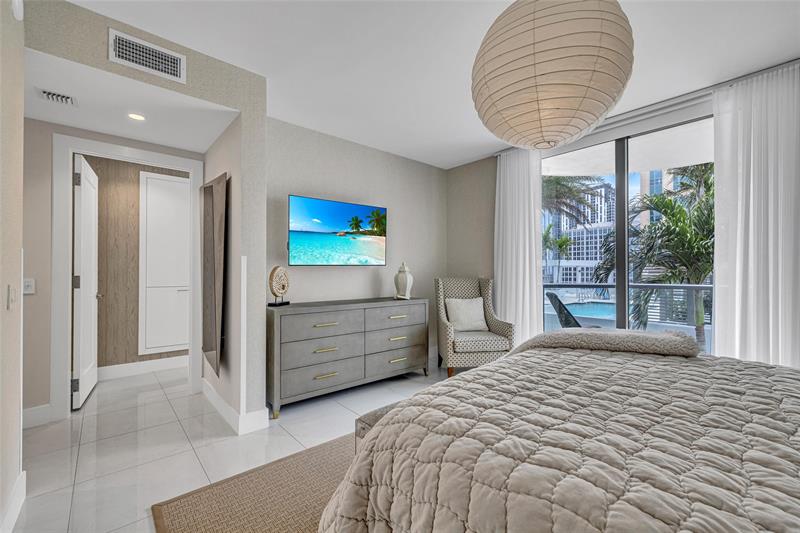 Image 20 of 48 For 100 Las Olas Blvd  1701