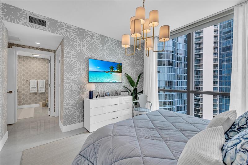 Image 27 of 48 For 100 Las Olas Blvd  1701