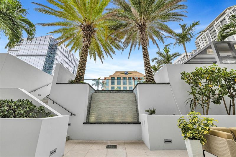 Image 35 of 48 For 100 Las Olas Blvd  1701