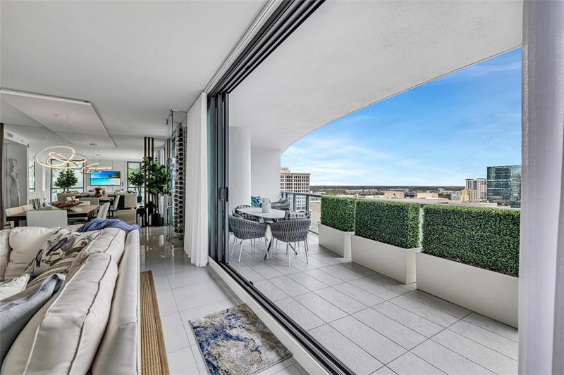 Image 9 of 48 For 100 Las Olas Blvd  1701