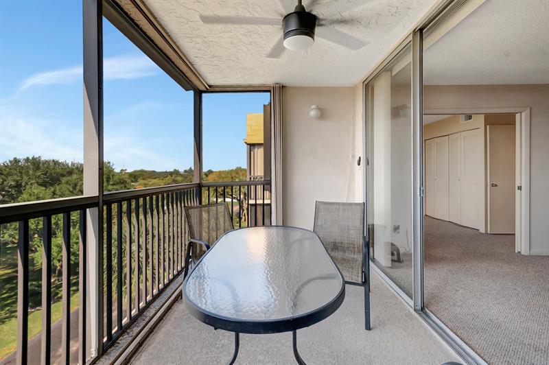 Image 22 of 24 For 5260 2nd Ave  504