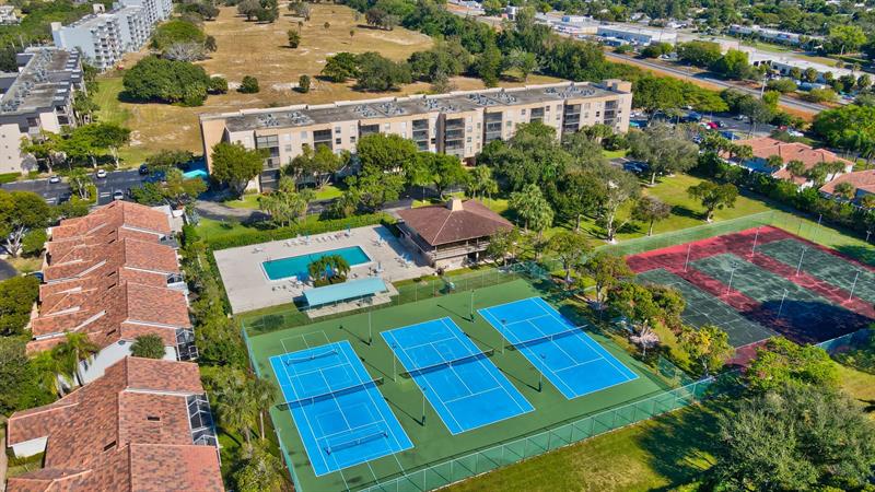 Image 23 of 24 For 5260 2nd Ave  504