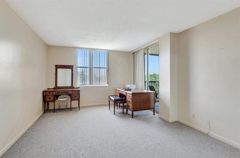 Image 7 of 24 For 5260 2nd Ave  504