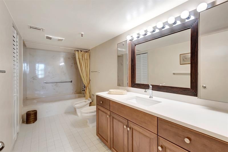 Image 9 of 24 For 5260 2nd Ave  504