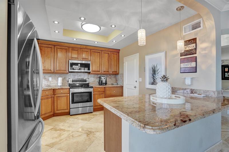 Image 13 of 74 For 3550 Galt Ocean Dr  211