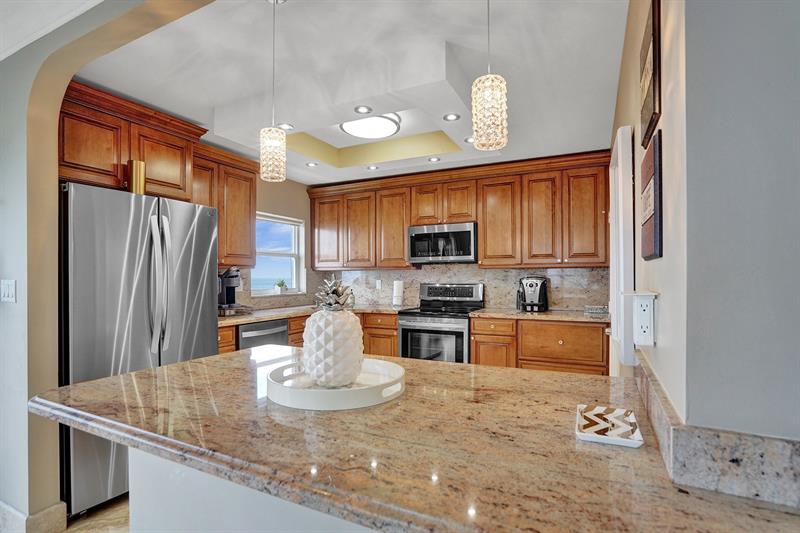 Image 14 of 74 For 3550 Galt Ocean Dr  211