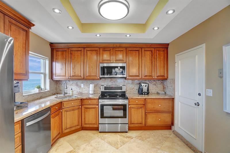 Image 15 of 74 For 3550 Galt Ocean Dr  211
