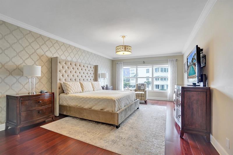 Image 20 of 74 For 3550 Galt Ocean Dr  211
