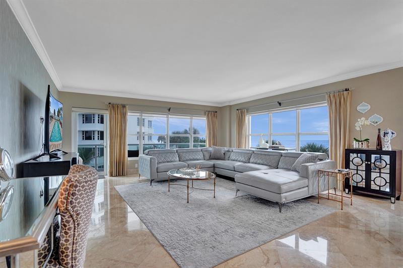 Image 3 of 74 For 3550 Galt Ocean Dr  211