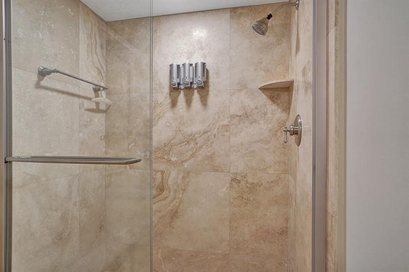Image 33 of 74 For 3550 Galt Ocean Dr  211