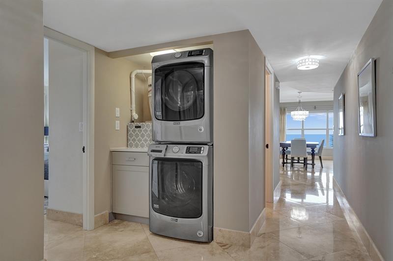 Image 39 of 74 For 3550 Galt Ocean Dr  211