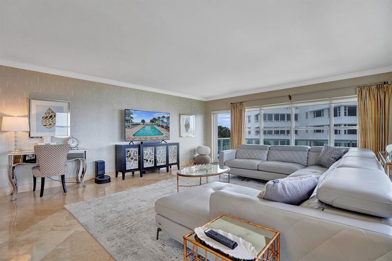 Image 5 of 74 For 3550 Galt Ocean Dr  211