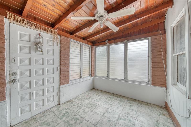 Image 4 of 18 For 10633 6th Ave