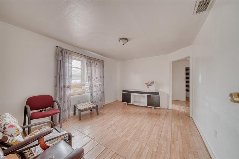 Image 6 of 18 For 10633 6th Ave