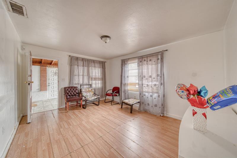 Image 7 of 18 For 10633 6th Ave