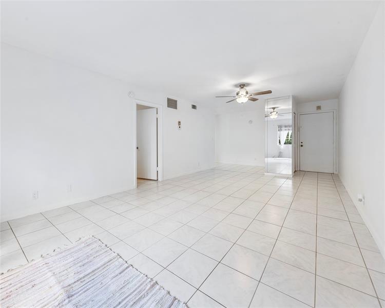 Image 18 of 53 For 1950 Andrews Ave  210d