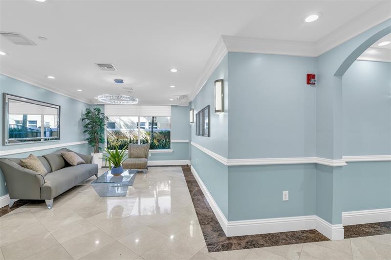 Image 41 of 58 For 9 20th Ave  403