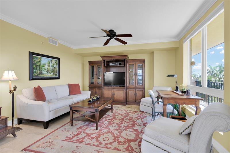 Image 7 of 58 For 9 20th Ave  403