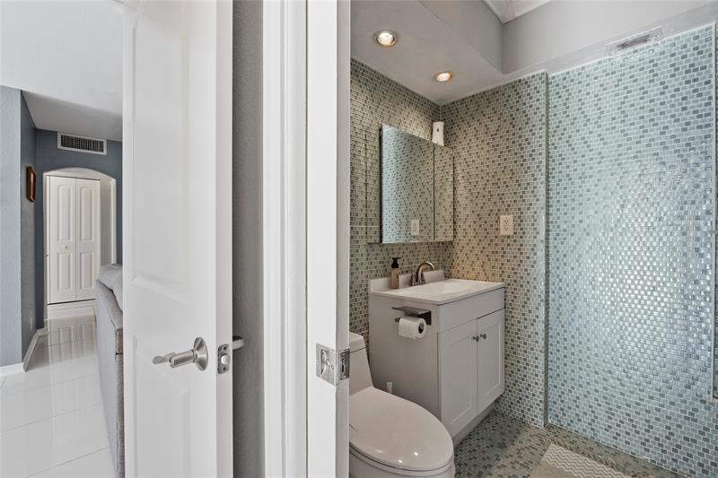 Image 10 of 20 For 1967 Ocean Blvd  103