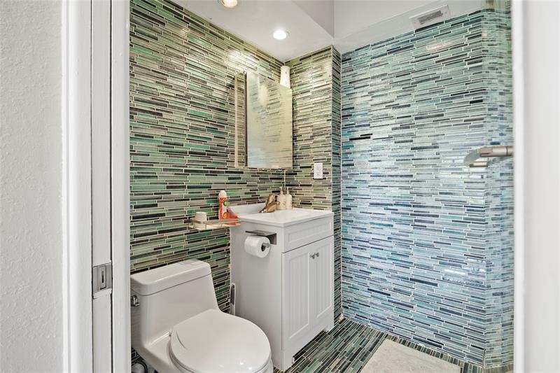 Image 11 of 20 For 1967 Ocean Blvd  103